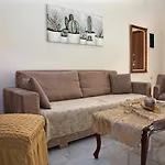 Ontas Home In The Town